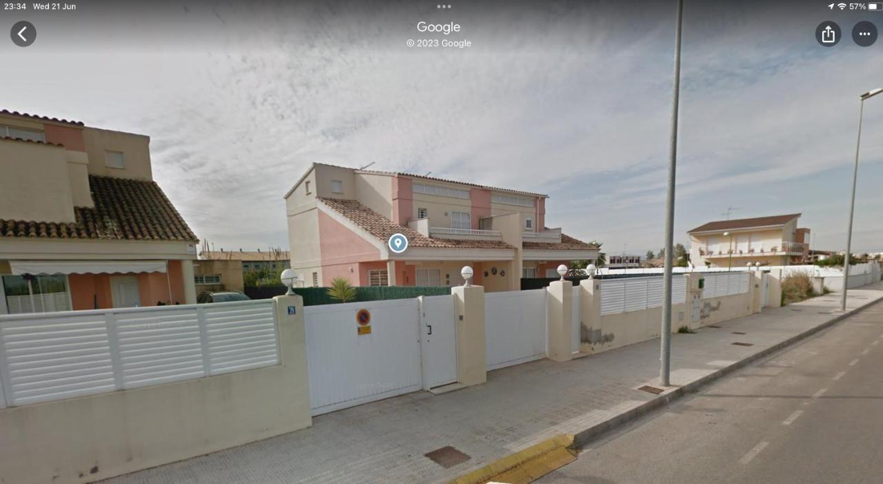 4 Bed House, Private Pool Near *