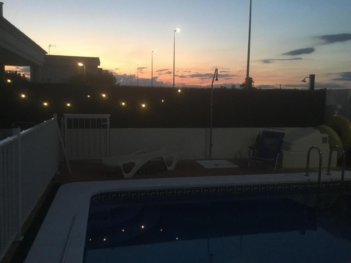 4 Bed House, Private Pool Near *